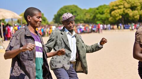 Akwakwimba o makereke o ku cithsiathsia o kwemba no ku kina pa kuyarekiwa ko Bibele thzo Thsikwamashi.