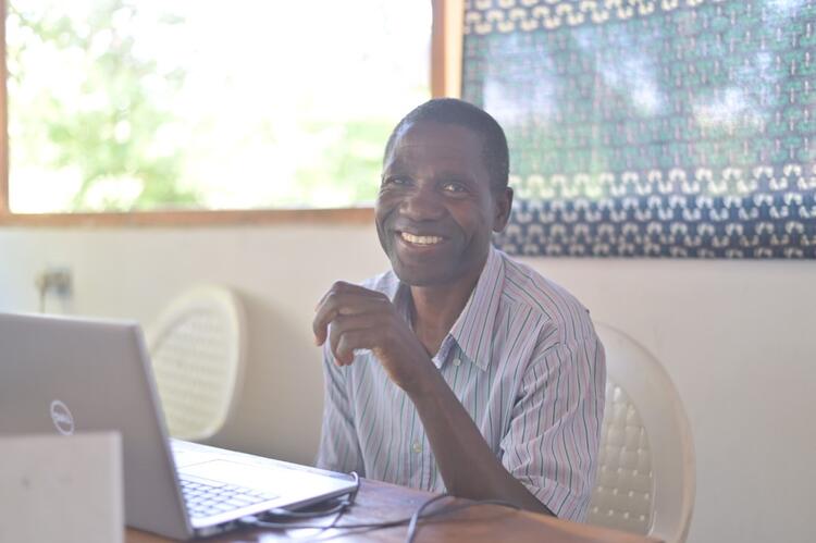 A kwamashi bible translator